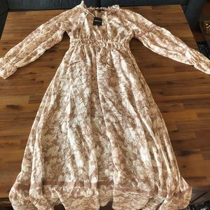 NWT Floral maxi dress from forever 21 -size M